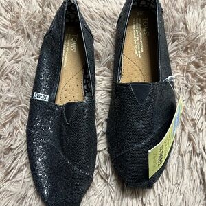 Tom’s shoes